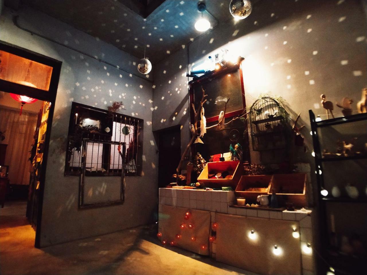 Апартаменты Goin Old House & Bar Тайнань Экстерьер фото